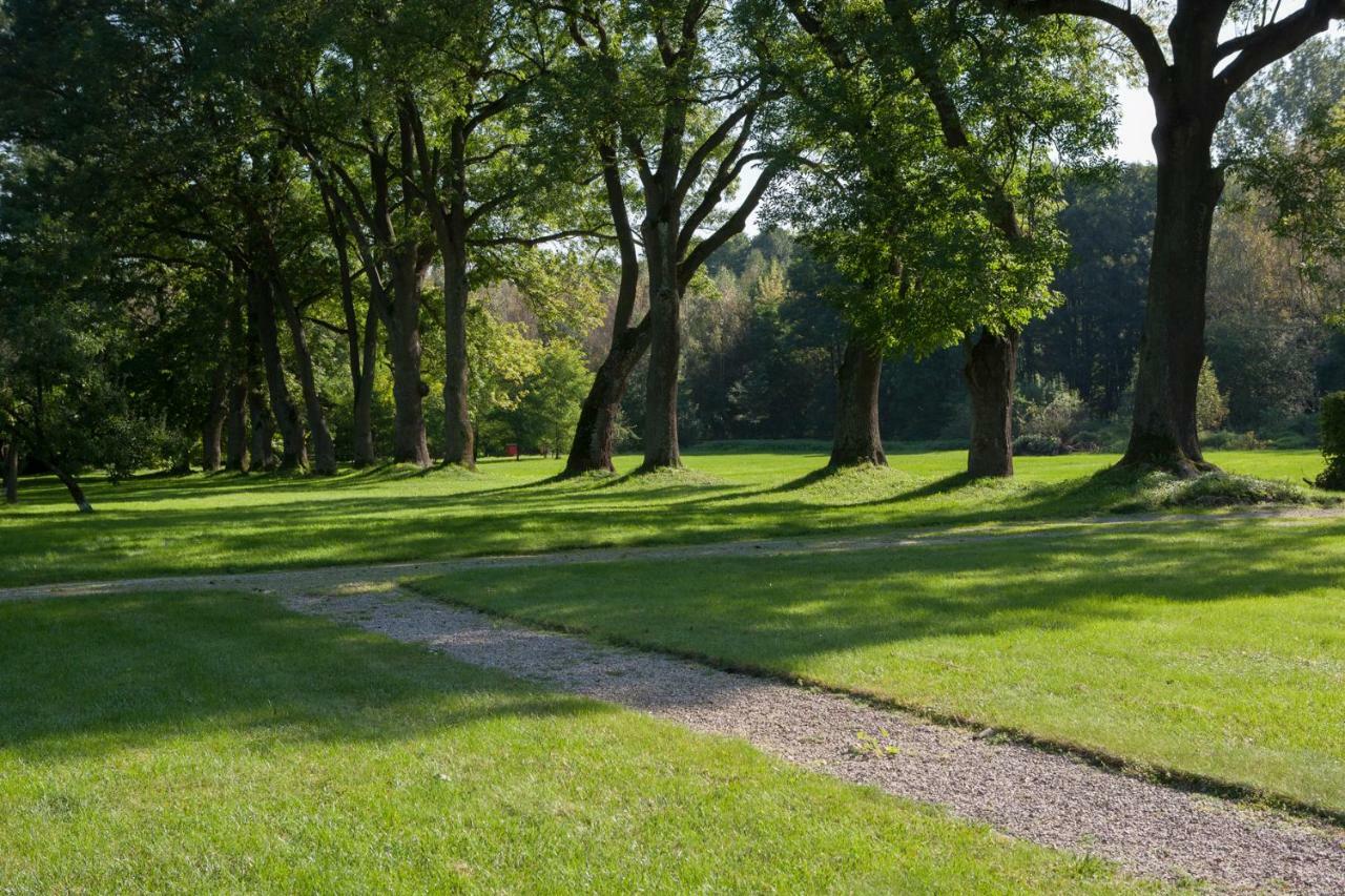 Гостевой дом Dom Lowczego Gnoyna Park Радзеёвице Экстерьер фото